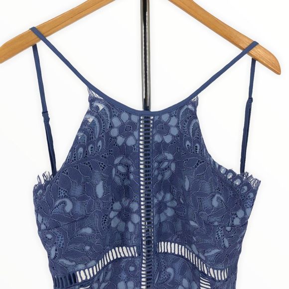 NBD x Revolve Alijah Blue Floral Lace Halter Open Back Romper NWT size XL - Picture 5 of 13